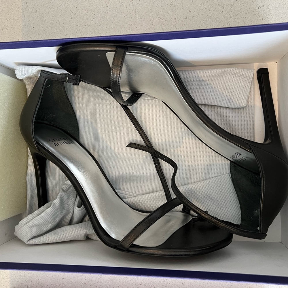 Stuart Weitzman Nudist song, black, 8, perfect condition, never worn